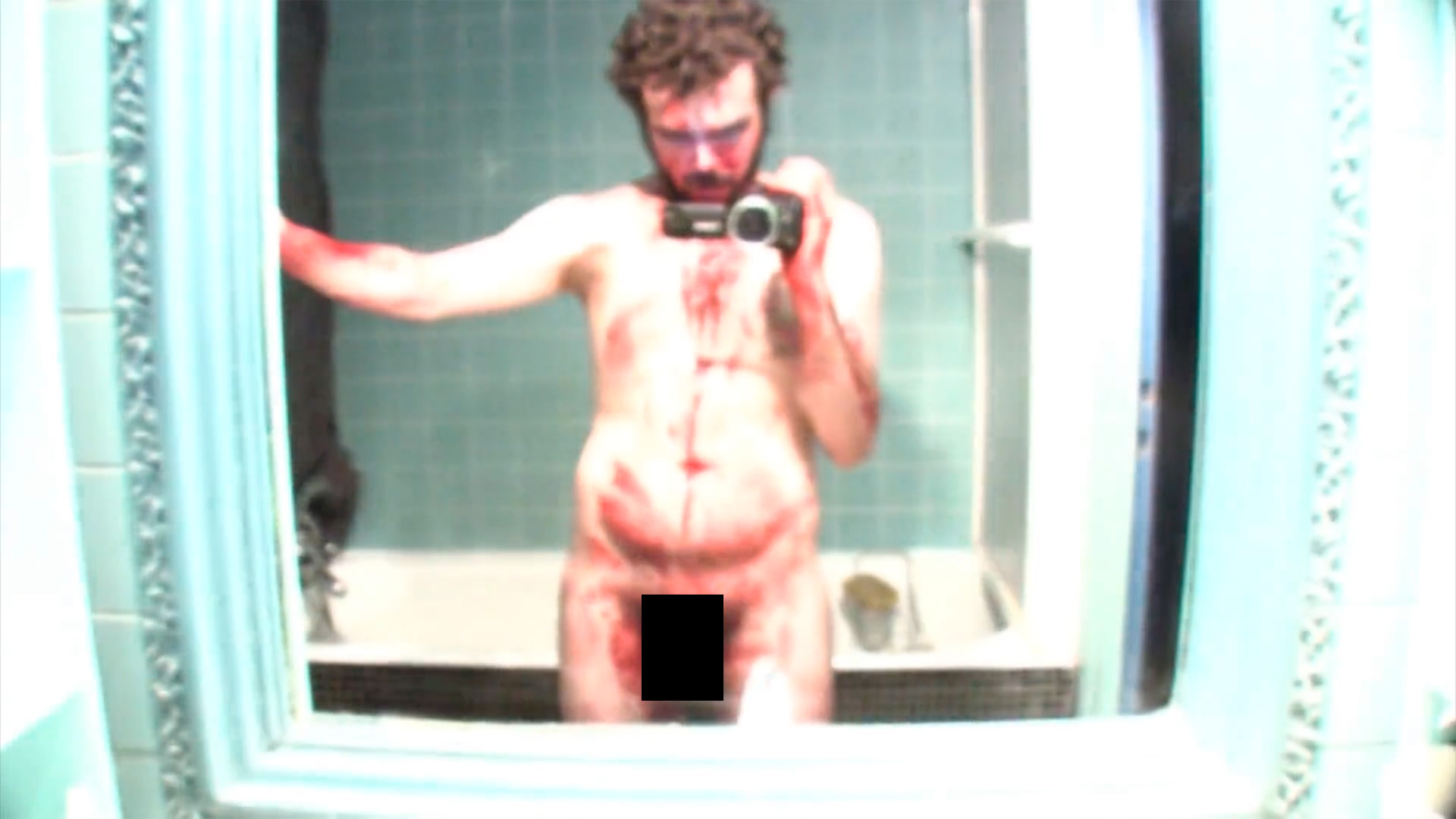 Проникновение в квартиру и убийство женщины